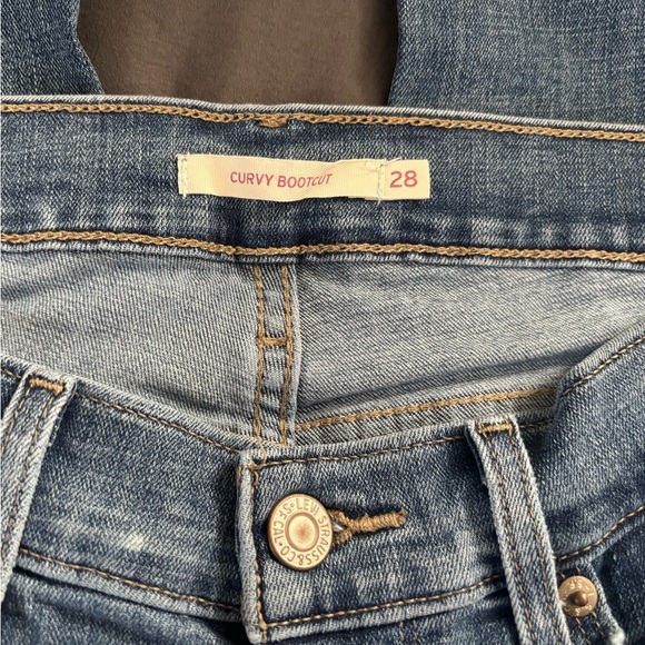 Levi’s Curvy Bootcut Jeans - Picture 4 of 5
